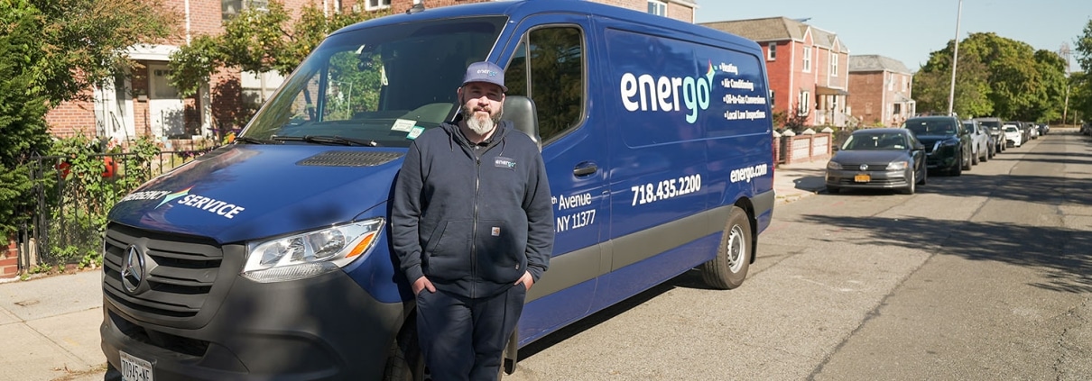 Energo worker making home delivery